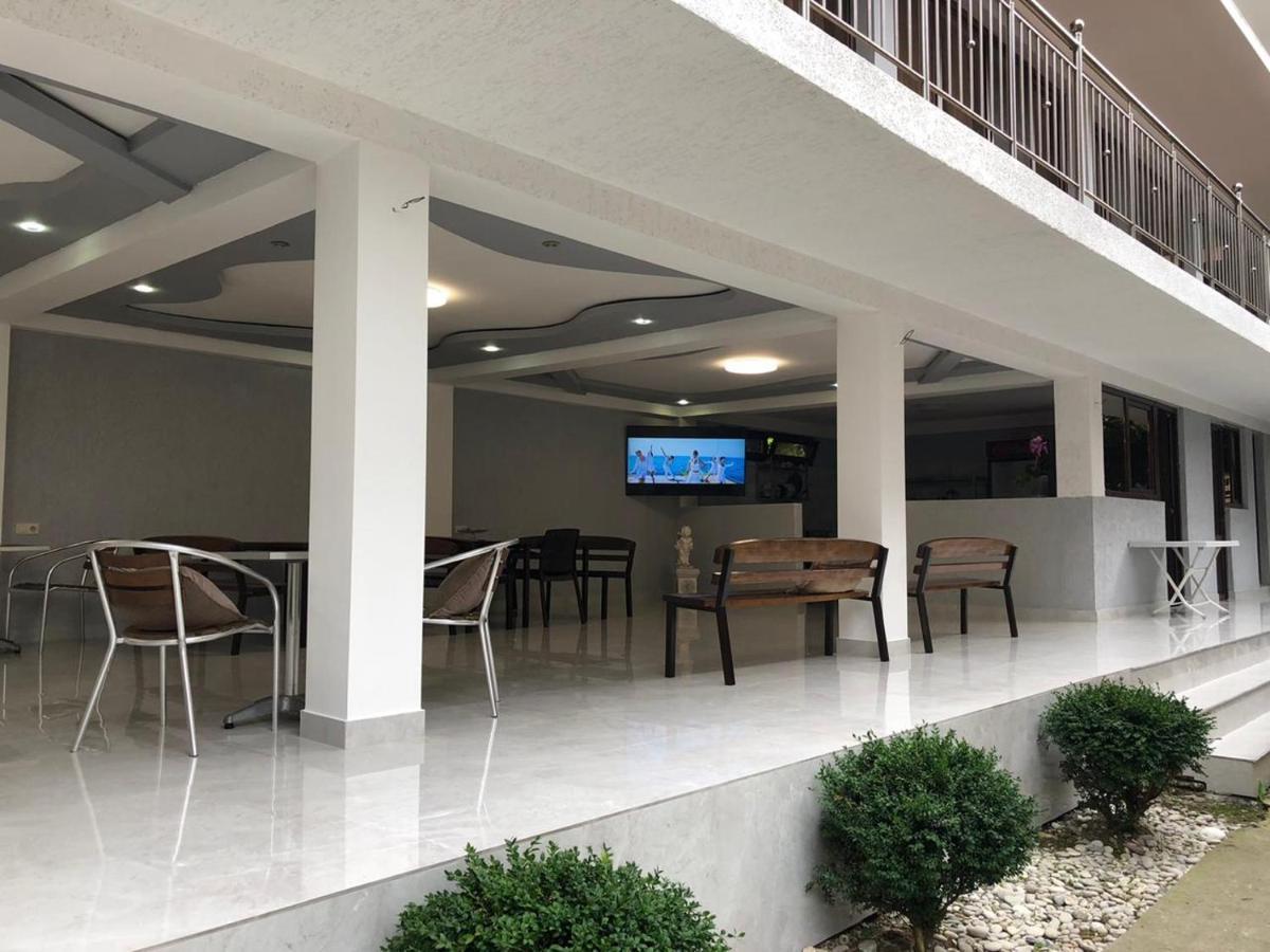 Отель "Дея" Gagra Exterior photo