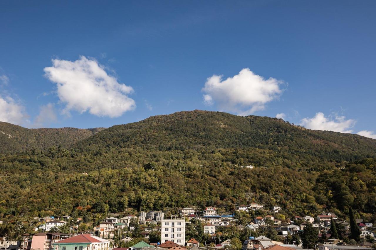 Отель "Дея" Gagra Exterior photo