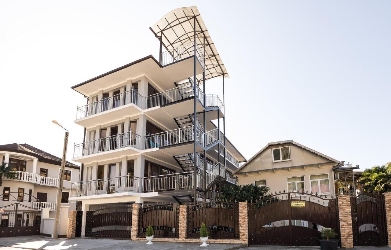 Отель "Дея" Gagra Exterior photo